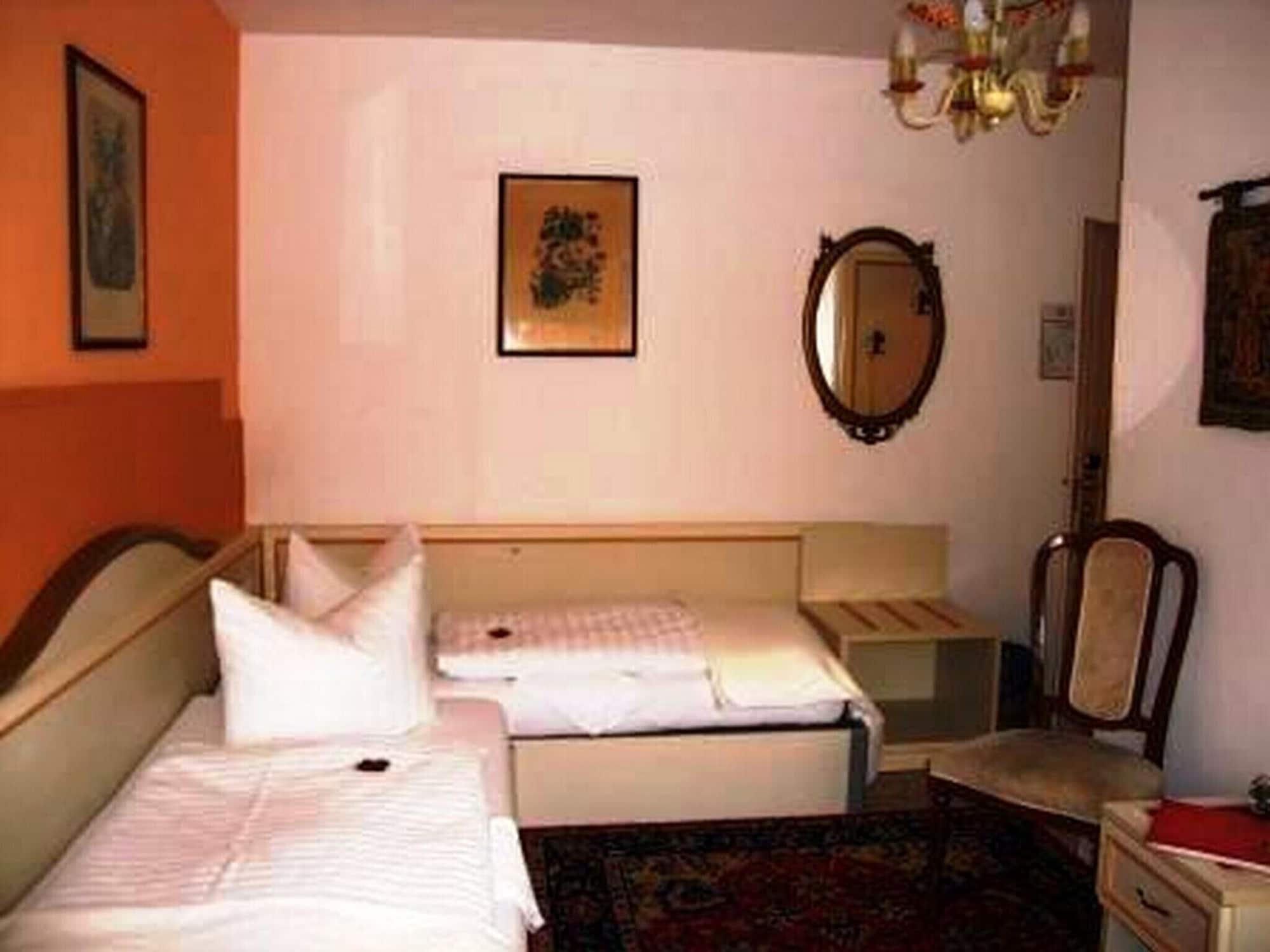 Haus Mooren, Hotel Garni Dusseldorf Luaran gambar