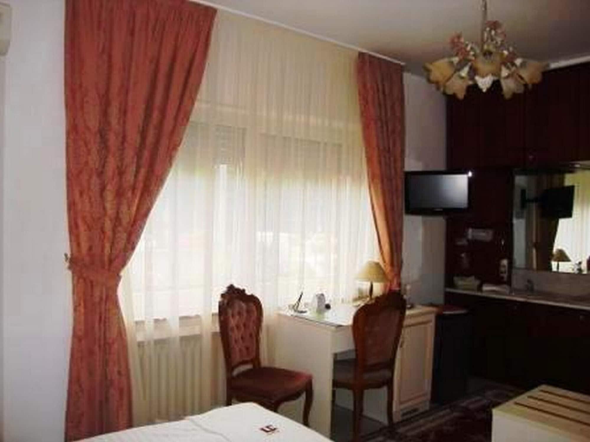 Haus Mooren, Hotel Garni Dusseldorf Luaran gambar
