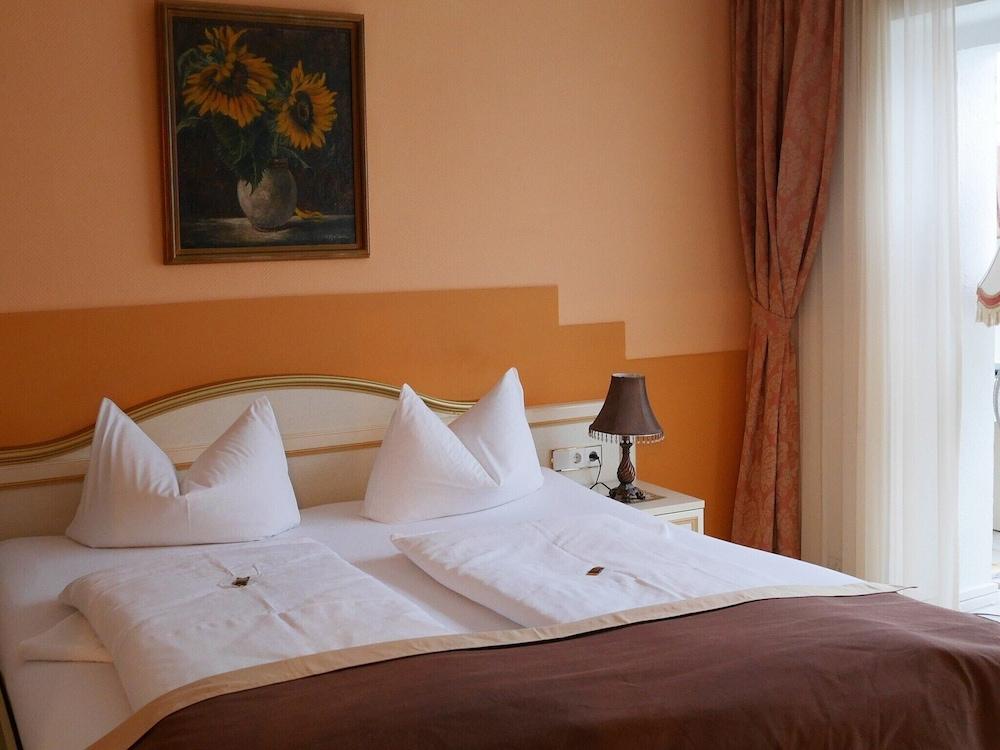 Haus Mooren, Hotel Garni Dusseldorf Luaran gambar