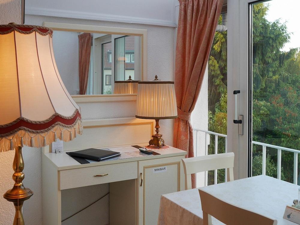 Haus Mooren, Hotel Garni Dusseldorf Luaran gambar